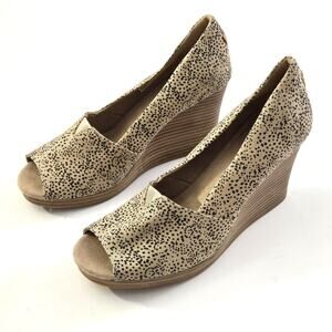 TOMS Speckled Wedge Peep Toe Shoes Tan Black Size 9M Boho Coastal Resort Style